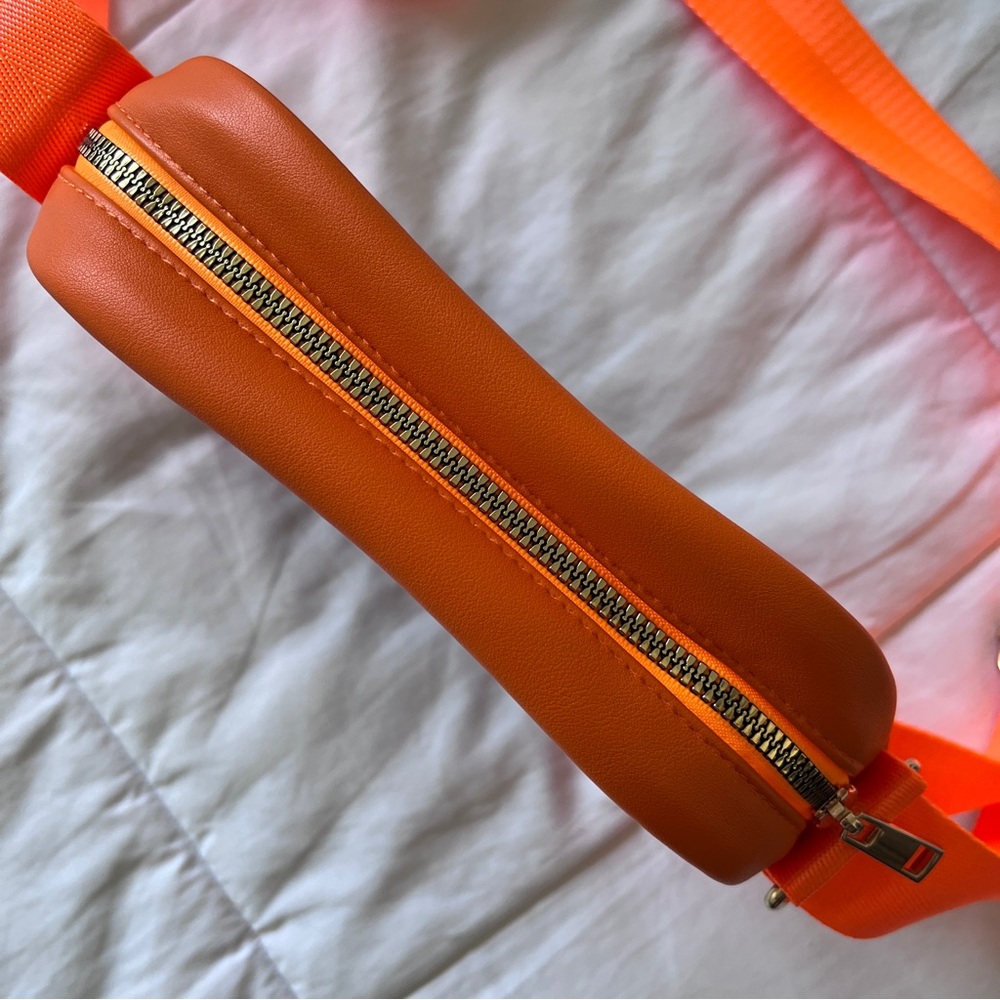 Boxy Clear Jelly Shoulder Crossbody Bag w/ Leather Trim in Neon Orange - Picture 4 of 6